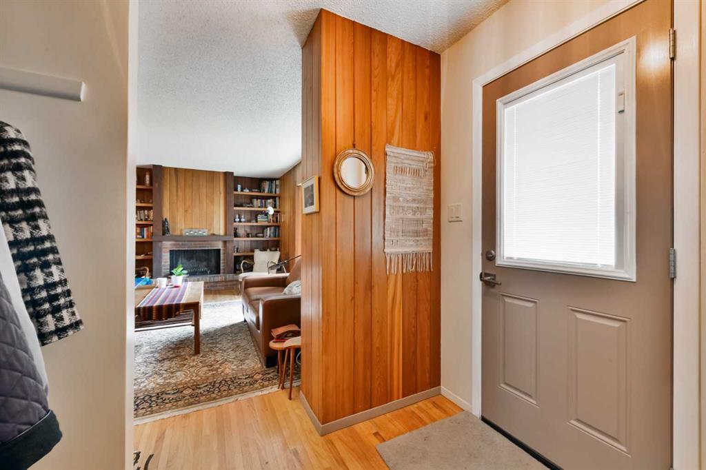 Third View of 5712 Layzell Road SW, North Glenmore Park, Calgary, Alberta, T3E 5G9