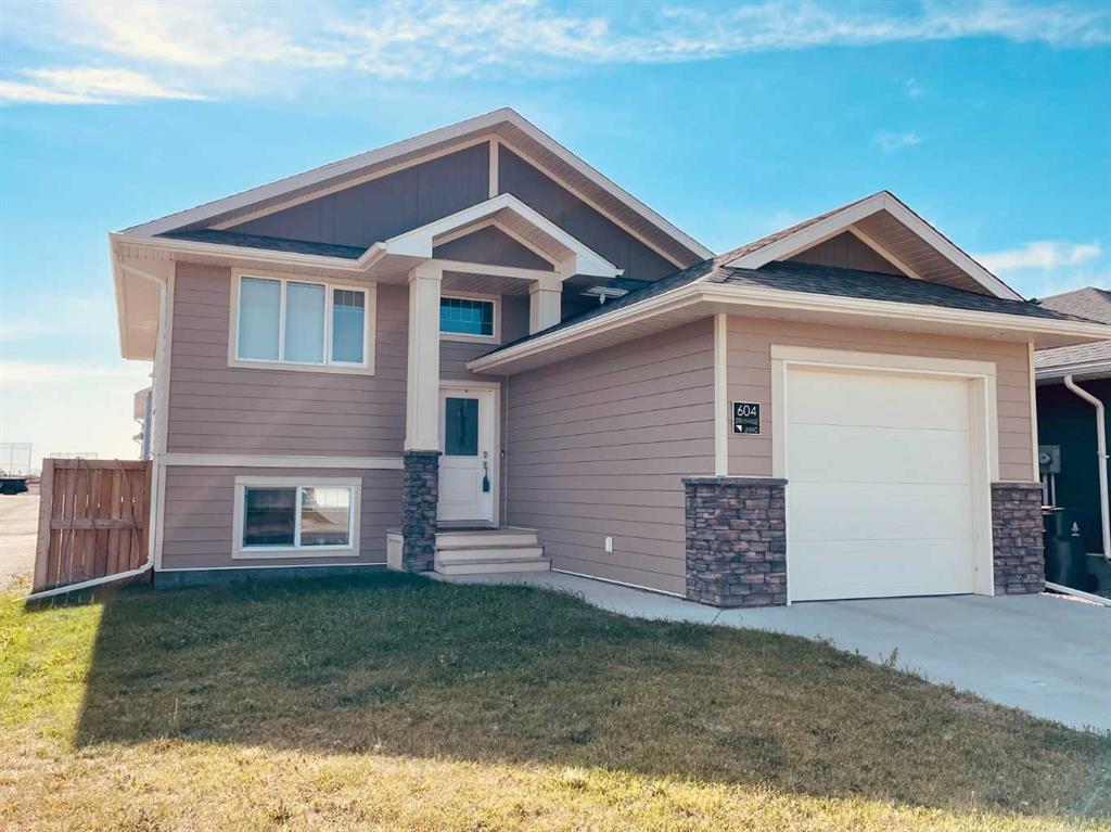 Third View of 604 Aquitania Boulevard W, Garry Station, Lethbridge, Alberta, T1J 5G5