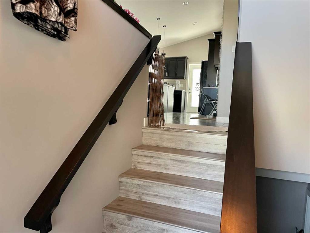 Fourth View of 604 Aquitania Boulevard W, Garry Station, Lethbridge, Alberta, T1J 5G5