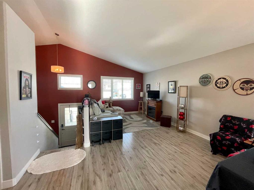 Fifth View of 604 Aquitania Boulevard W, Garry Station, Lethbridge, Alberta, T1J 5G5