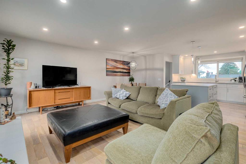 Fifth View of 248 Canniff Place SW, Canyon Meadows, Calgary, Alberta, T2W 2L8