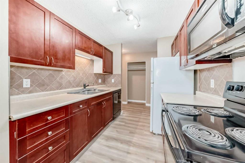 104, 7164 Parke Avenue , A2226926, Alberta,