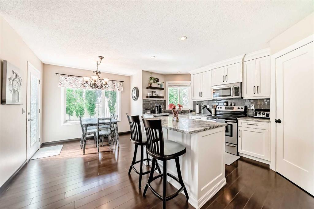 Fifth View of 778 Fairways Green NW, Fairways, Airdrie, Alberta, T4B 3E6