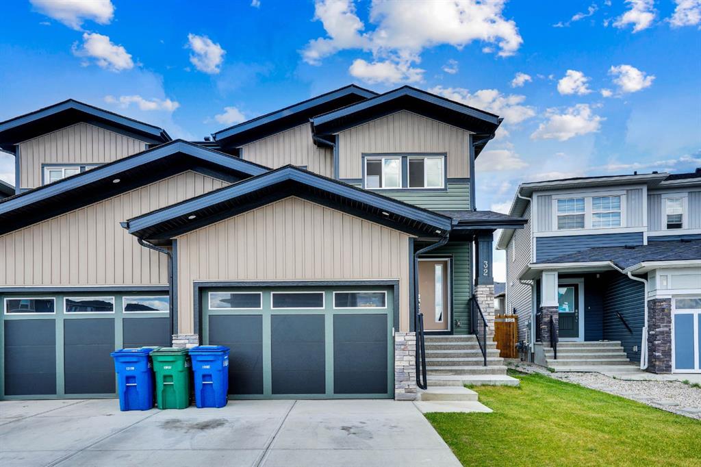 Third View of 32 Midtown Close SW, Midtown, Airdrie, Alberta, T4B5G9