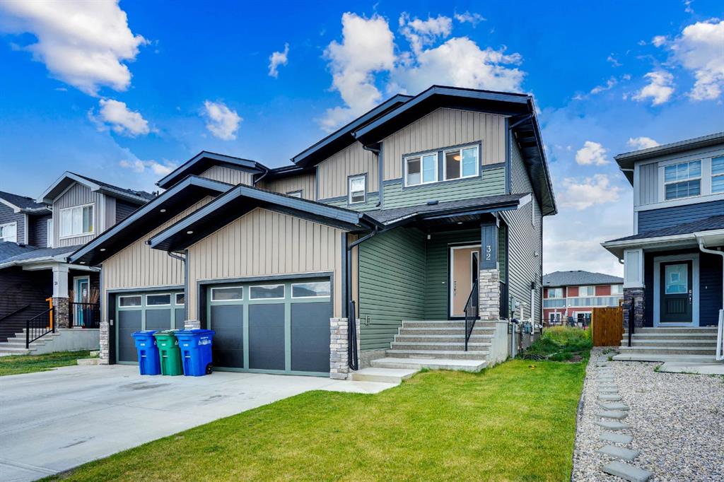 Fifth View of 32 Midtown Close SW, Midtown, Airdrie, Alberta, T4B5G9