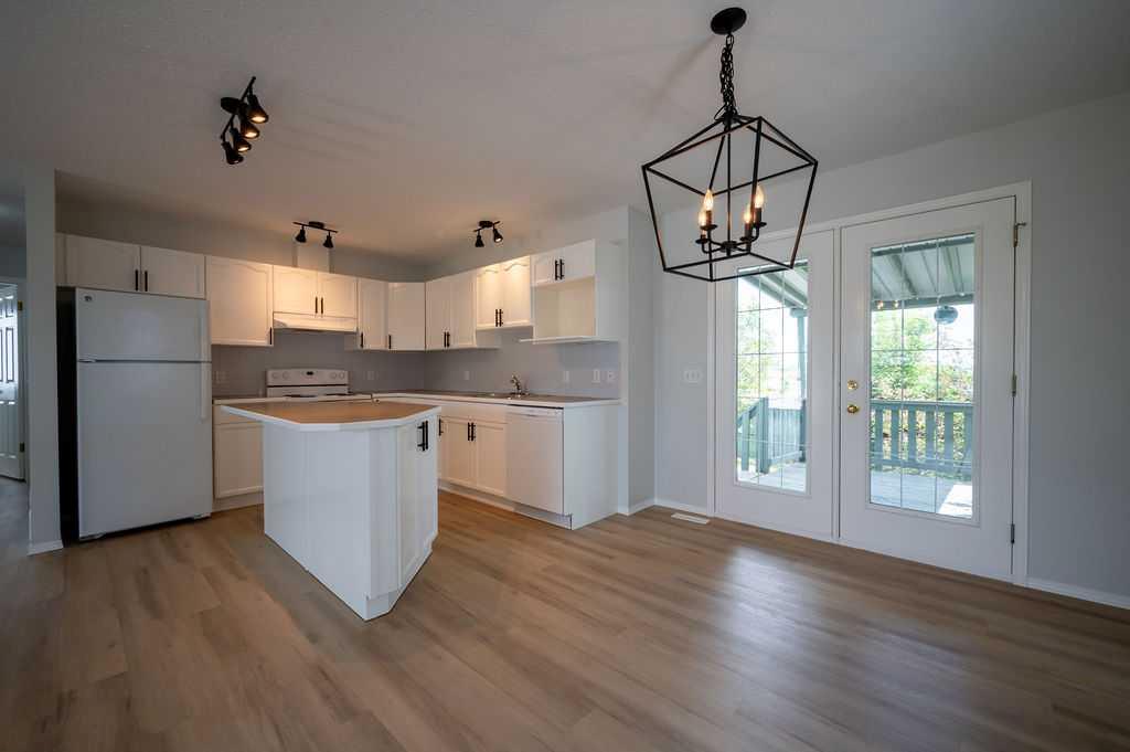269 Strathford Crescent , A2232993, Alberta,