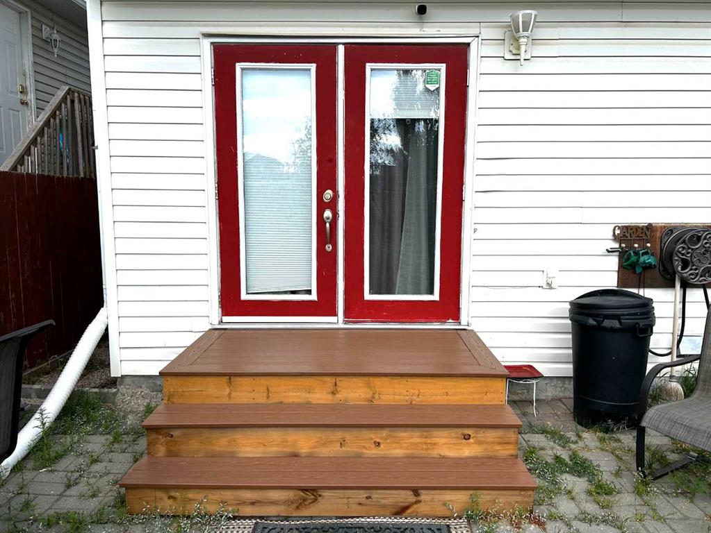 Third View of 259 16 Street E, East End, Brooks, Alberta, T1R 1K4