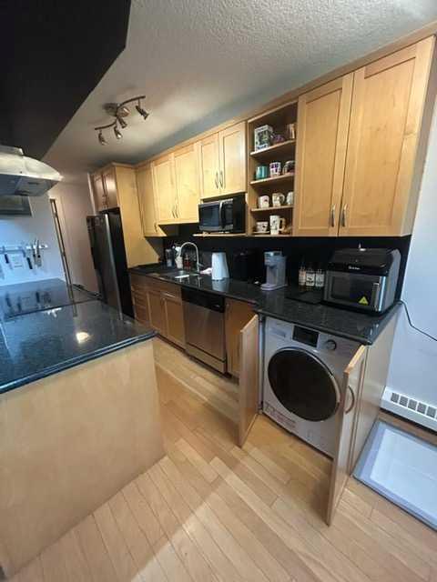 Third View of 302, 1225 15 Avenue , Beltline, Calgary, Alberta, T3C0X5