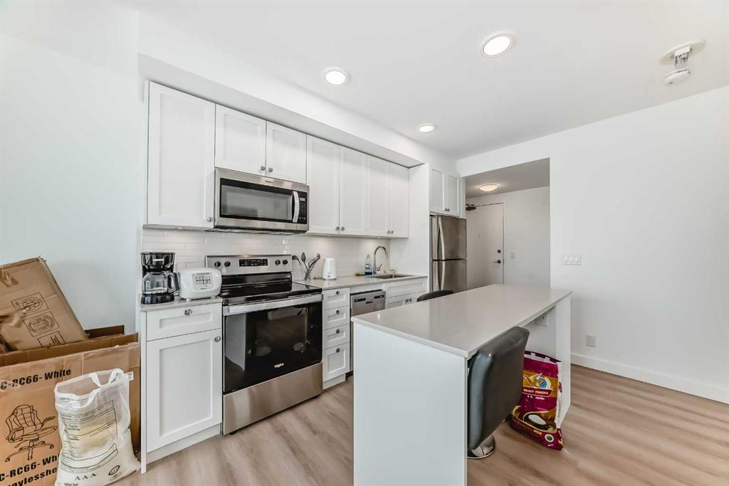 Fifth View of 502, 123 4 Street NE, Crescent Heights, Calgary, Alberta, T2E 3S2