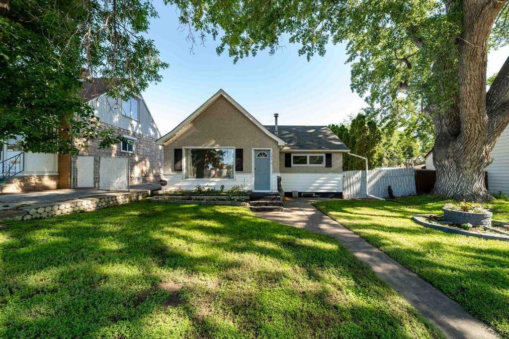Second View of 144 9 Street SE, SE Hill, Medicine Hat, Alberta, T1A 1N2