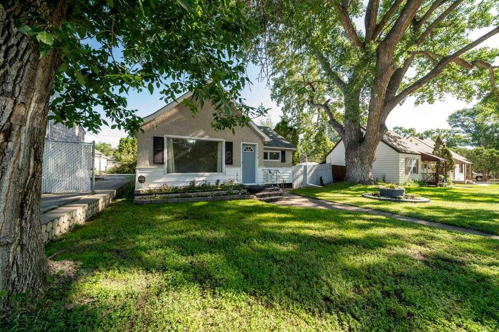 Third View of 144 9 Street SE, SE Hill, Medicine Hat, Alberta, T1A 1N2