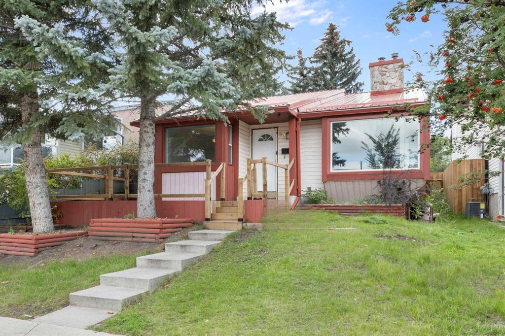55 Strathcona Close , A2237356, Alberta,