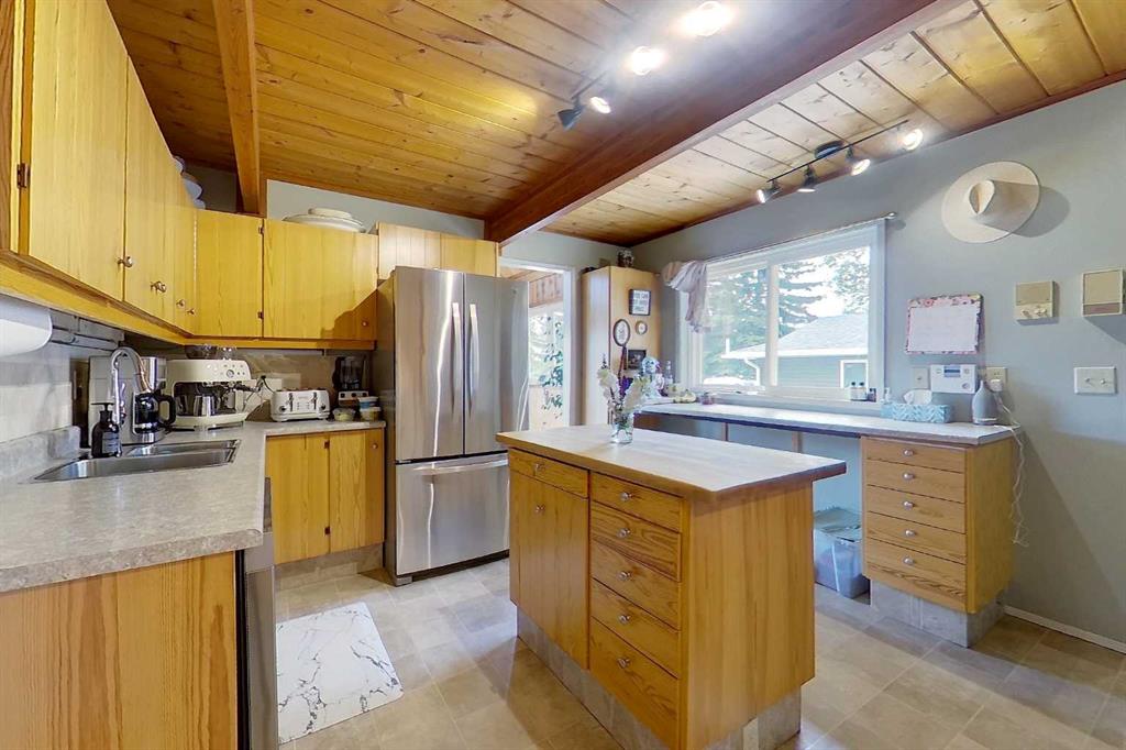Fifth View of 1104 10 Street SE, NONE, Slave Lake, Alberta, T0G2A3