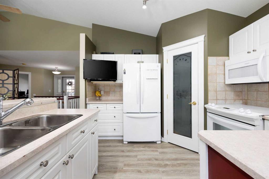 Fifth View of 17, 264 J.W. Mann Drive , Wood Buffalo, Fort McMurray, Alberta, T9H5J5