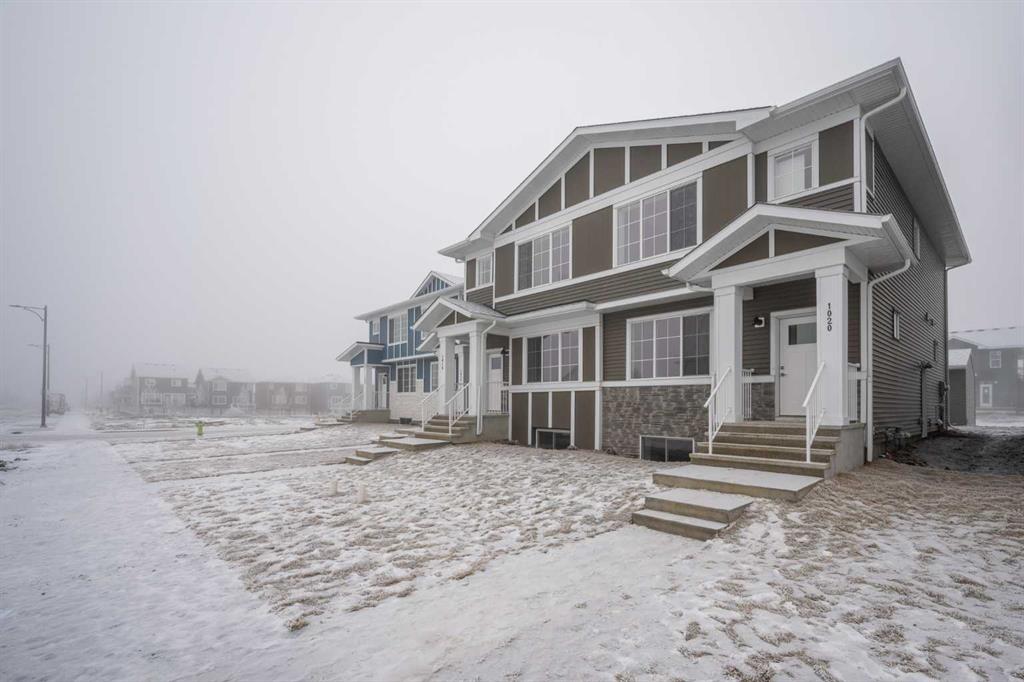 1020 West Lakeview Drive , A2239017, Alberta,