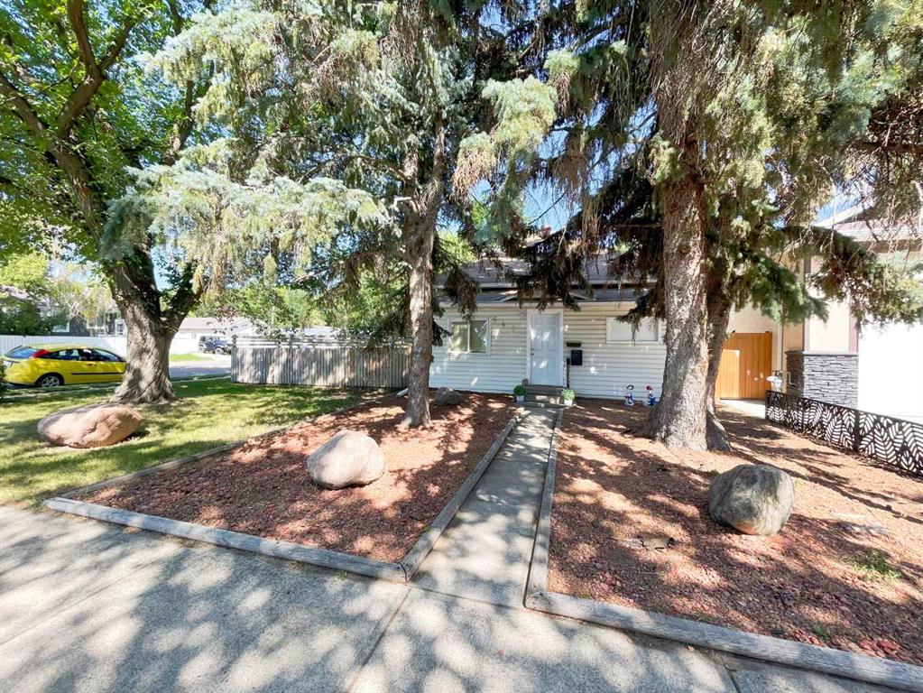 645 16 Street N, A2239411, Alberta,