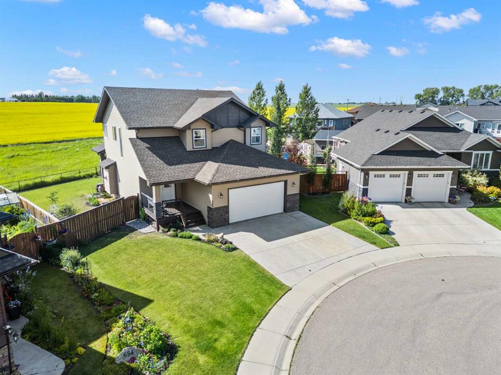 653 West Highland Crescent , A2239470, Alberta,