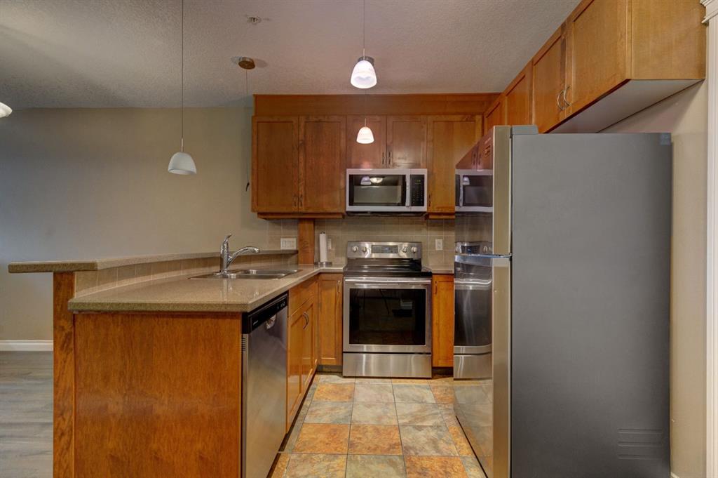 Fourth View of 309, 10 Hemlock Crescent SW, Spruce Cliff, Calgary, Alberta, T3C 2Z1
