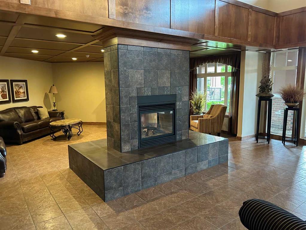 Fourth View of 109, 5213 61 Street , Highland Green Estates, Red Deer, Alberta, T4N 6N5