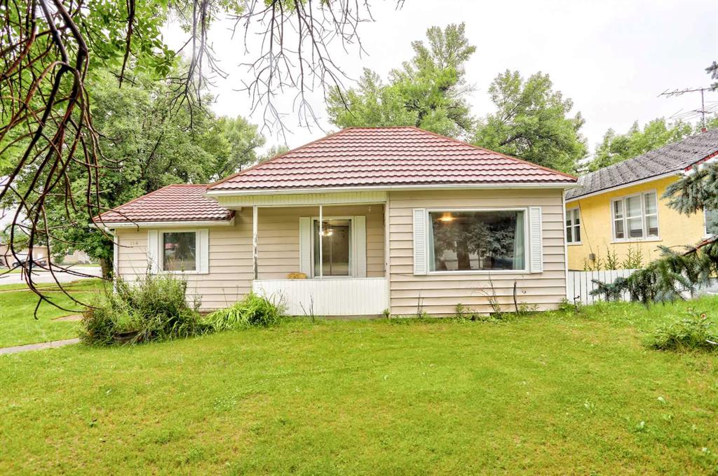 104 N 1 Street W, A2239838, Alberta,