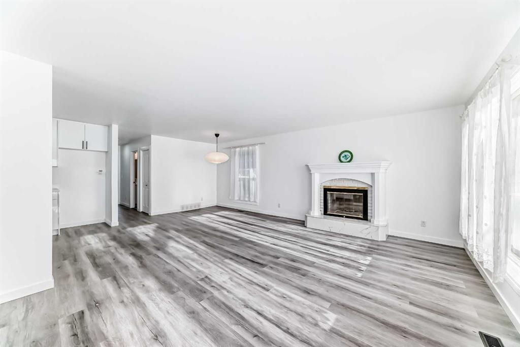 Fifth View of 32 Midland Place SE, Midnapore, Calgary, Alberta, T2X 1P9