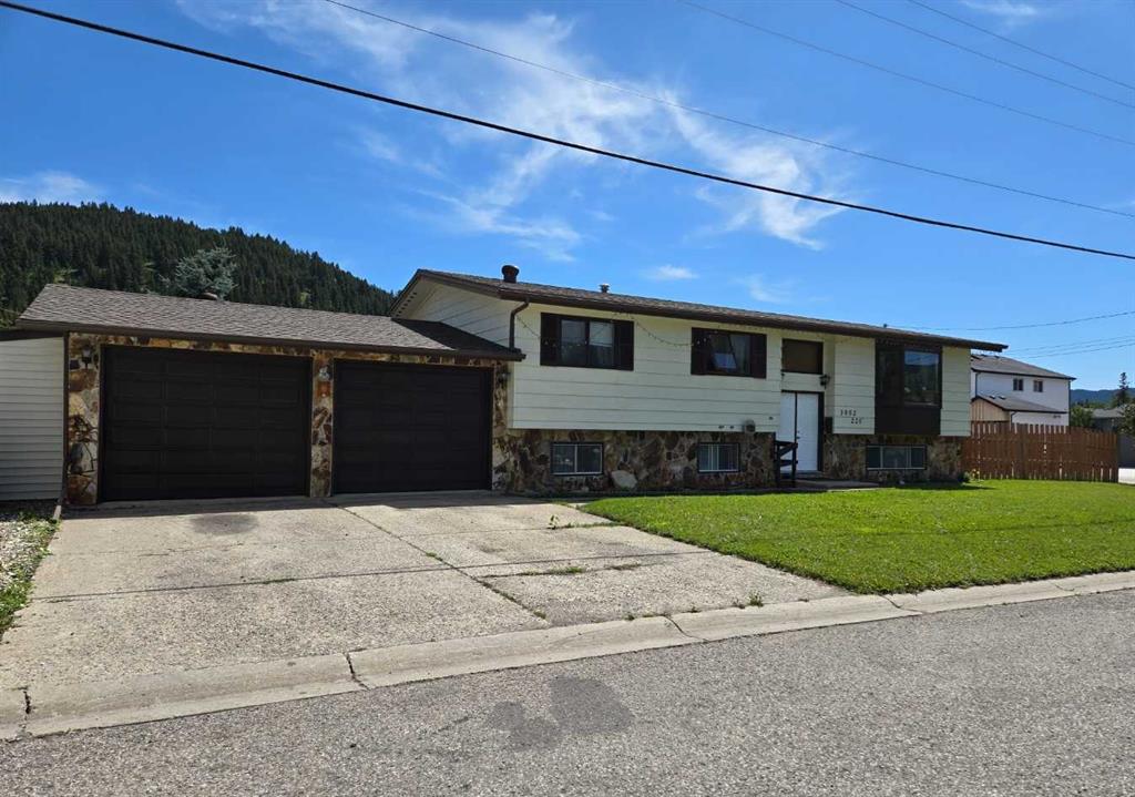Third View of 3002 225 Street , NONE, Bellevue, Alberta, T0K0C0