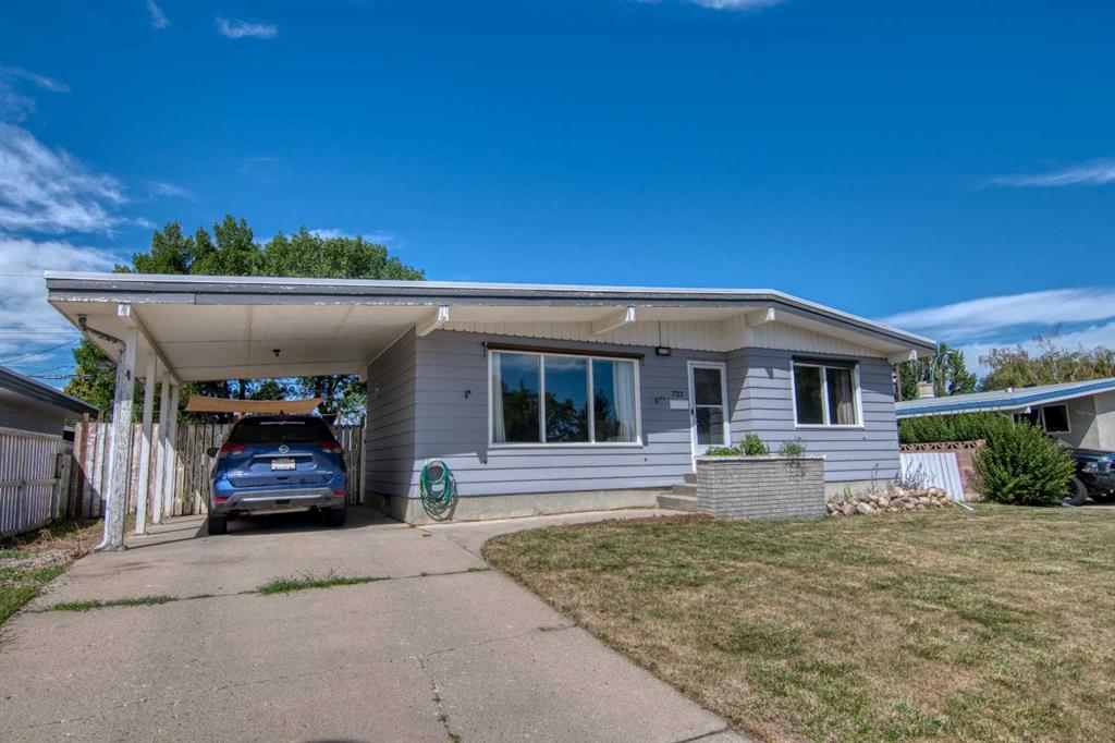 722 27 Street N, A2239879, Alberta,