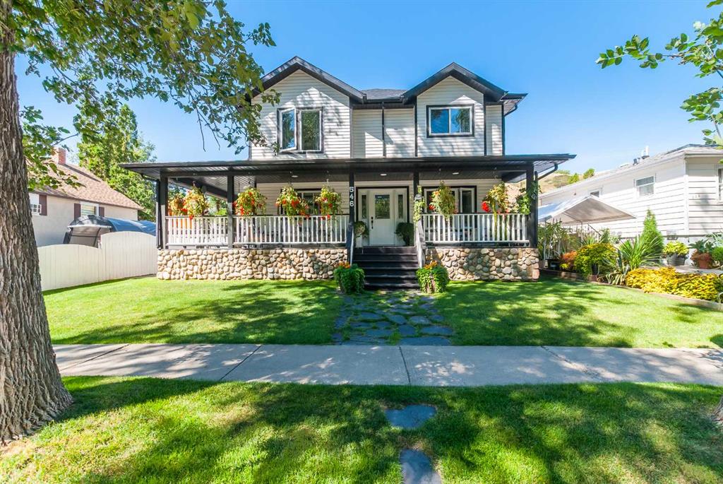 546 Parkview Close NE, A2239894, Alberta,
