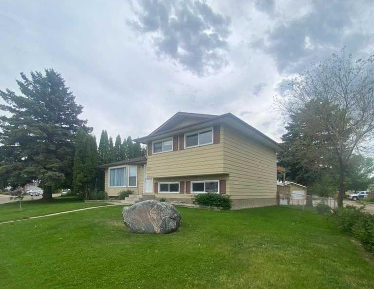 91 McNab Park Street , A2239990, Alberta,