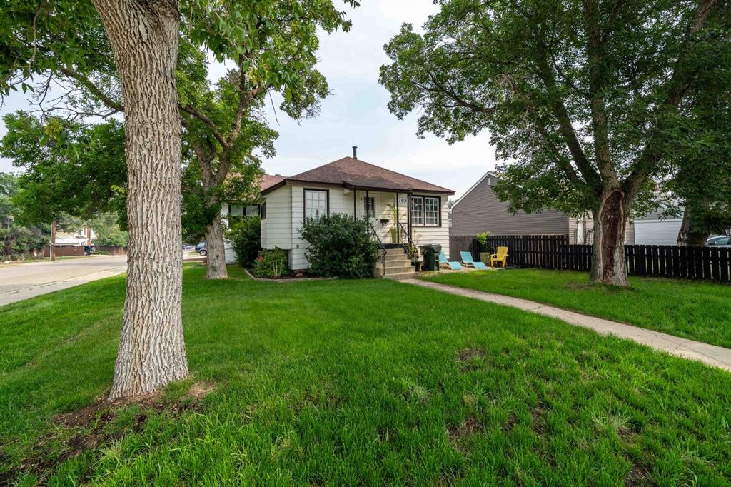 102 9 Street SE, A2239999, Alberta,