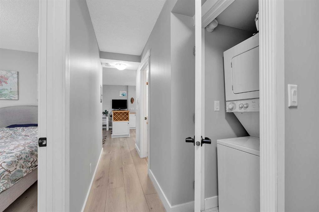 Fifth View of 104, 117 23 Avenue SW, Mission, Calgary, Alberta, T2S0H9