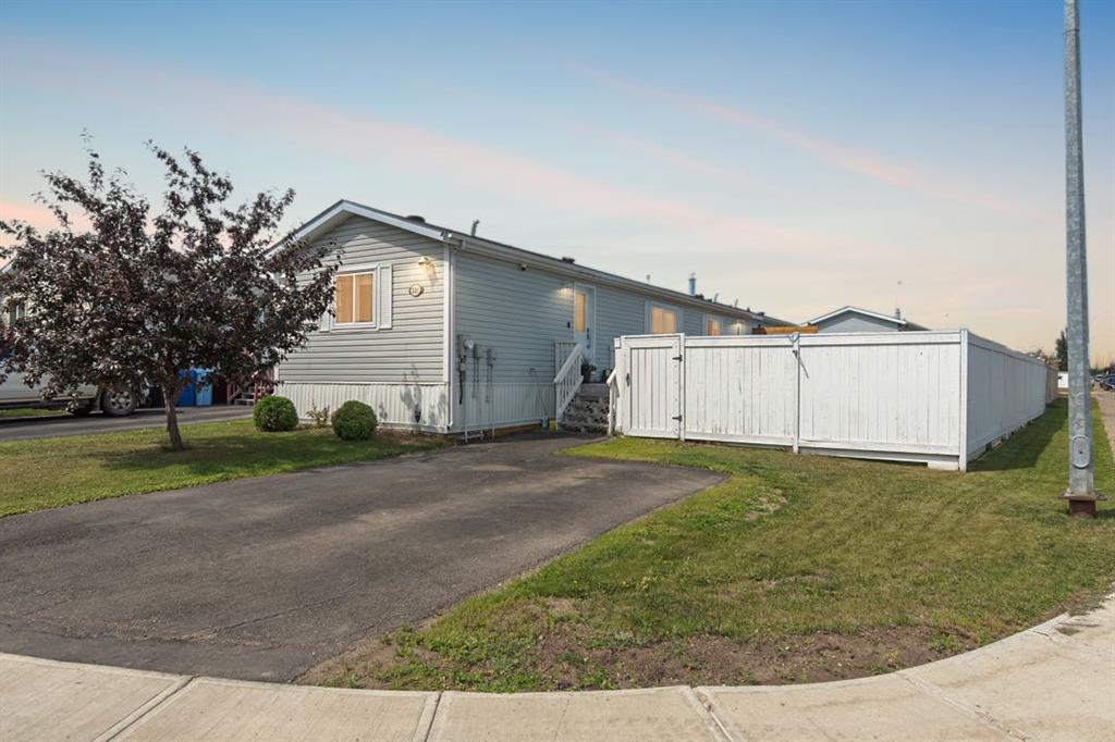 221 Harpe Way , A2240085, Alberta,
