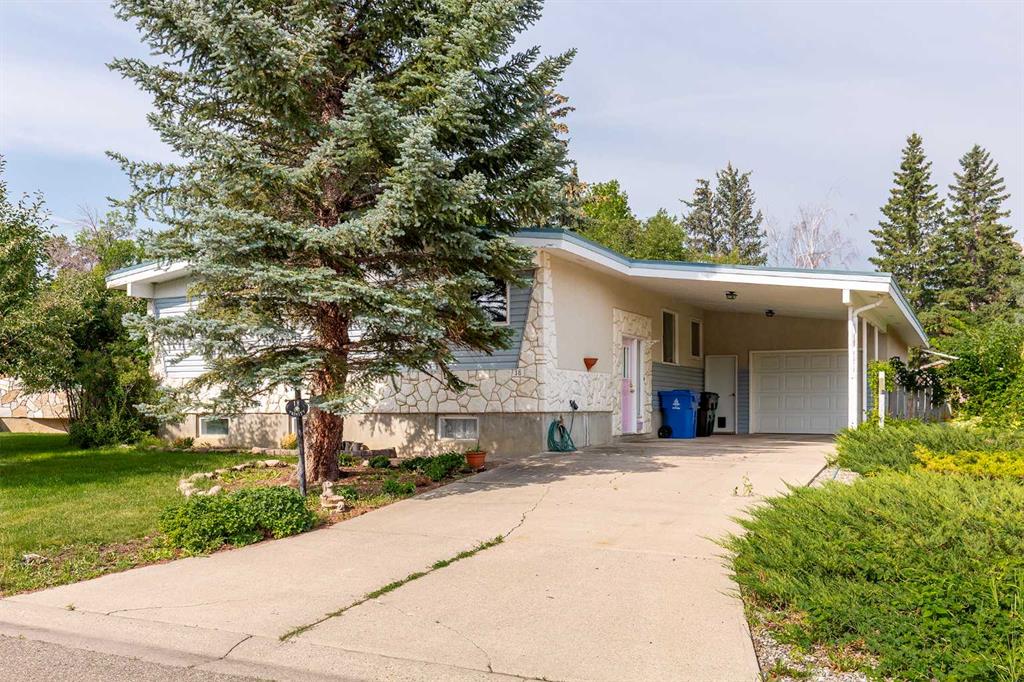 18 Trinity Place W, A2240143, Alberta,