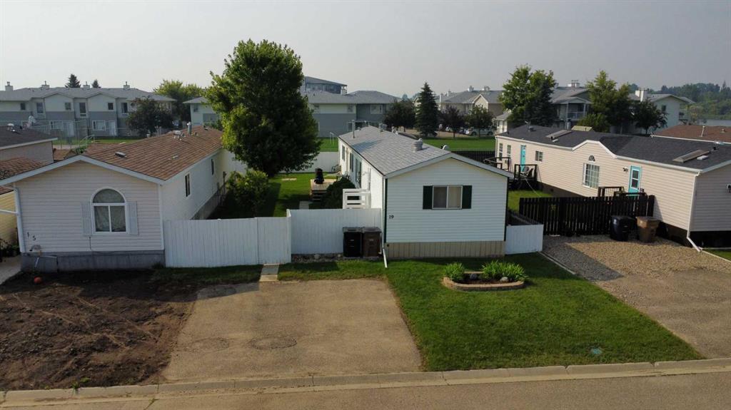 19 Meadow Lake Gate , A2240321, Alberta,