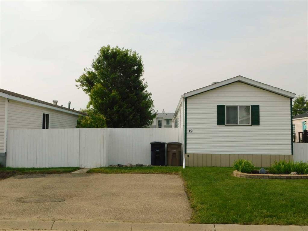 Fourth View of 19 Meadow Lake Gate , Meadow Lake, Brooks, Alberta, T1R 1E9
