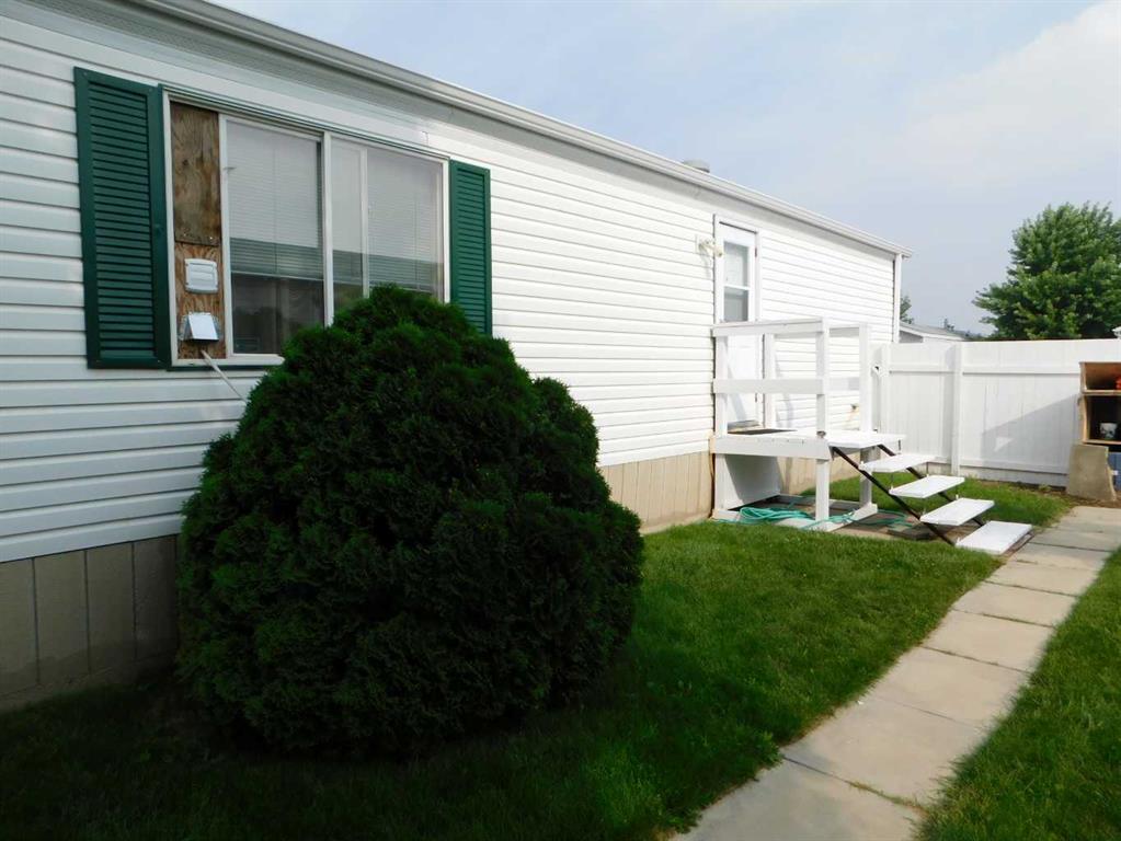 Fifth View of 19 Meadow Lake Gate , Meadow Lake, Brooks, Alberta, T1R 1E9