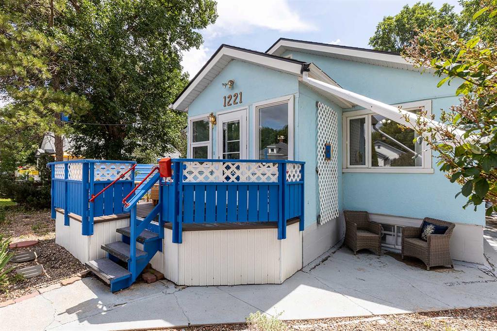 1221 Queen Street SE, A2240366, Alberta,