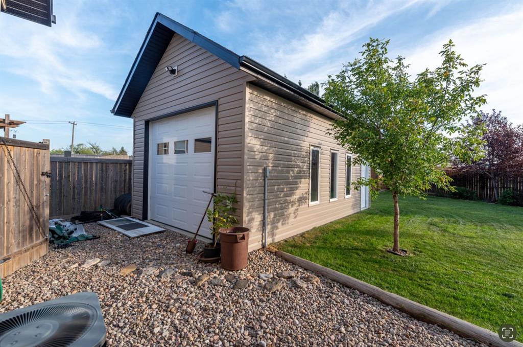 Third View of 1304 54 AvenueClose , College Park, Lloydminster, Alberta, T9V 2K1