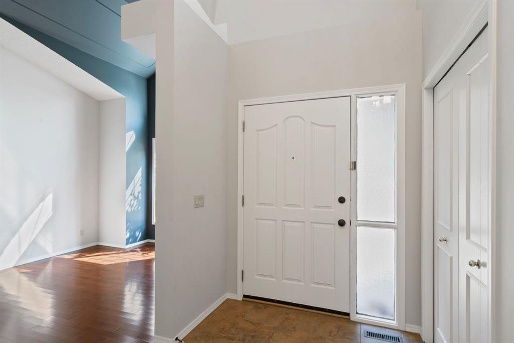 Fourth View of 1028 Shawnee Drive SW, Shawnee Slopes, Calgary, Alberta, T2Y 2T9