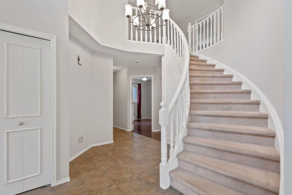 Fifth View of 1028 Shawnee Drive SW, Shawnee Slopes, Calgary, Alberta, T2Y 2T9