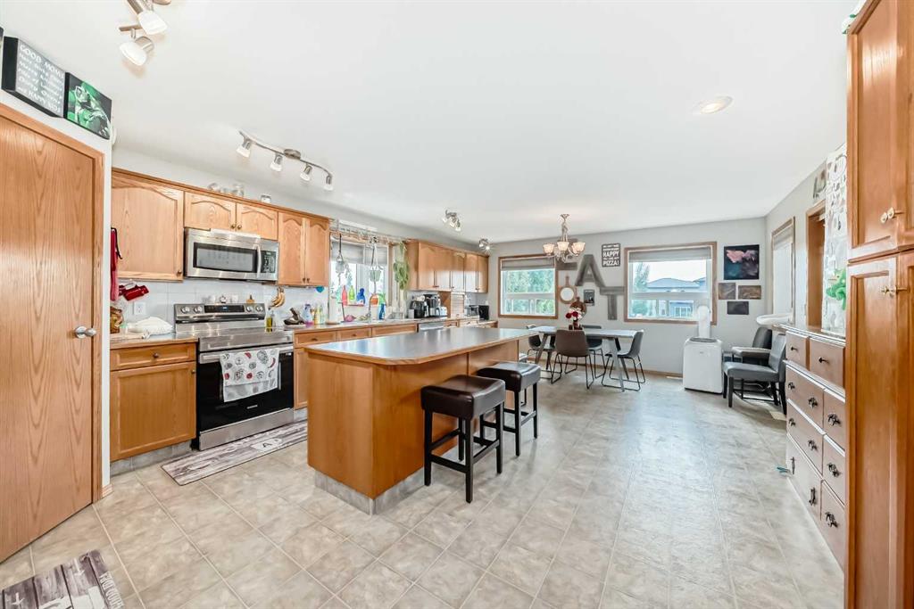 Fourth View of 4827 56 Avenue , Madison Park, Innisfail, Alberta, T4G 1Y7