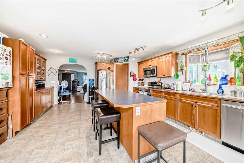 Fifth View of 4827 56 Avenue , Madison Park, Innisfail, Alberta, T4G 1Y7