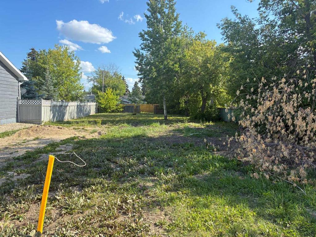 9659 Hillcrest Drive , A2240617, Alberta,