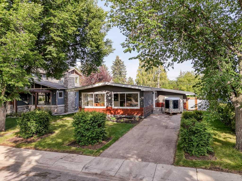 38 Westwood Drive SW, A2240637, Alberta,