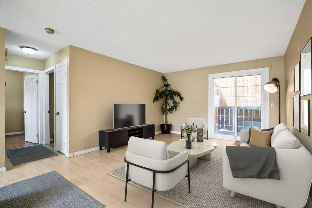 Third View of 31 Castleglen Crescent NE, Castleridge, Calgary, Alberta, T3J1N2