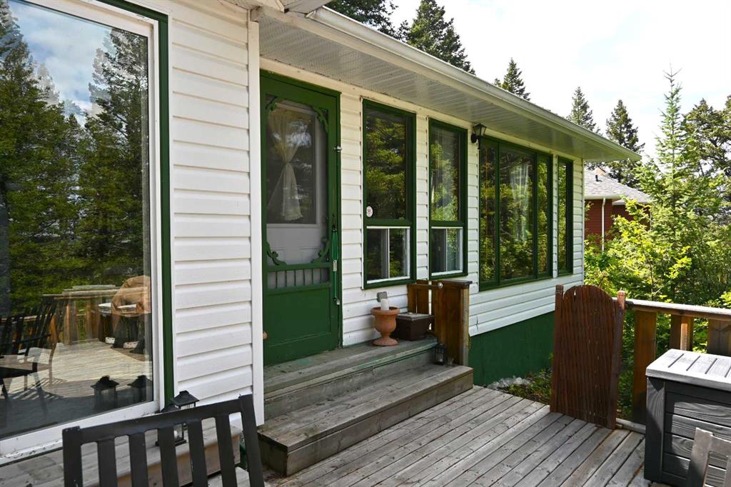 48 Lee Lake Road , A2240662, Alberta,