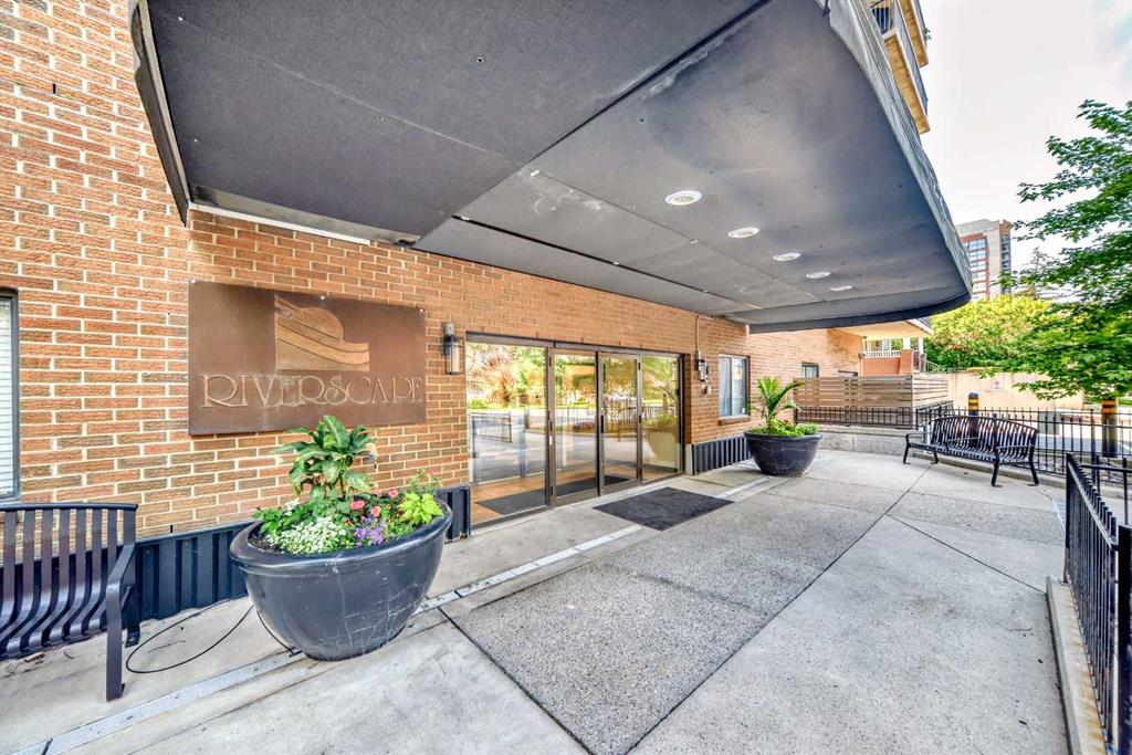 Fourth View of 1103, 225 25 Avenue SW, Mission, Calgary, Alberta, T2S 2V2