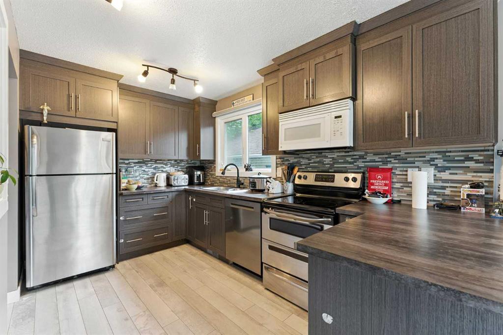 Fifth View of 1, 125 10 Avenue NE, Crescent Heights, Calgary, Alberta, T2E 0W8