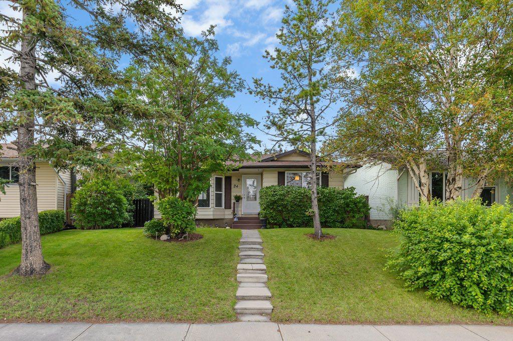 24 Dovely Way SE, A2240897, Alberta,