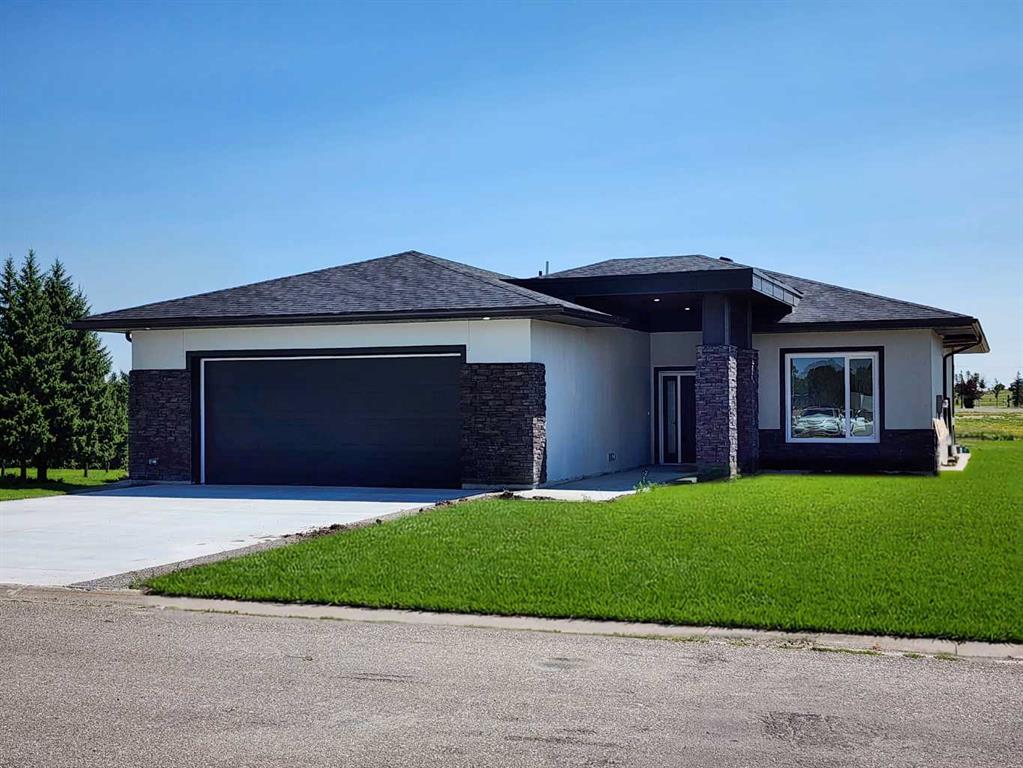 24 Tamarack Road E, A2241063, Alberta,